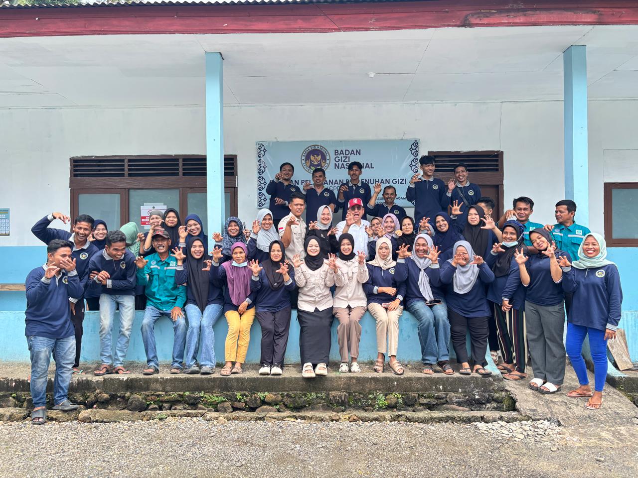 Irman Gusman kunjungi SPPG di Jalan Rasuna Said, Siguhung, Kecamatan Lubuk Basung, Kabupaten Agam, Jumat (24/10/2025).